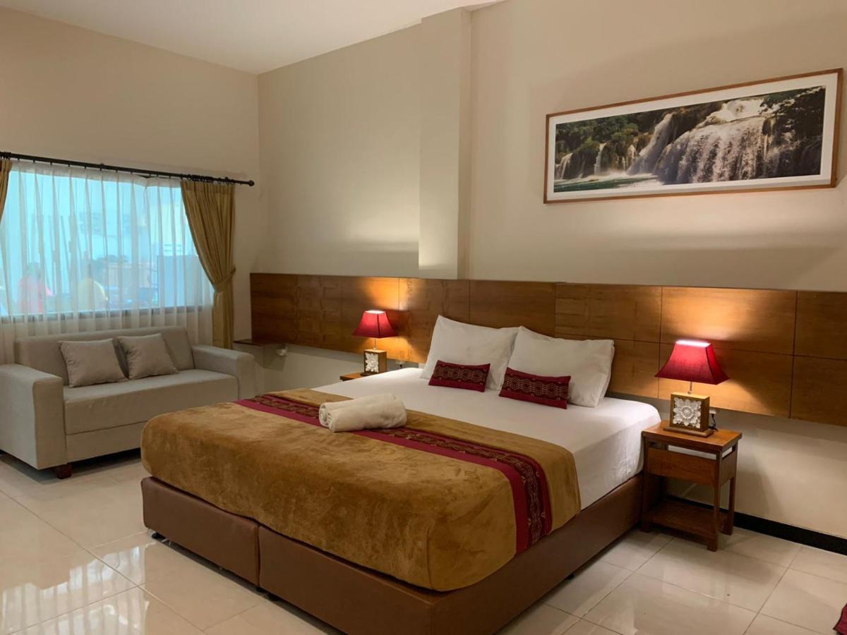 Kuta Suci Guesthouse מראה חיצוני תמונה