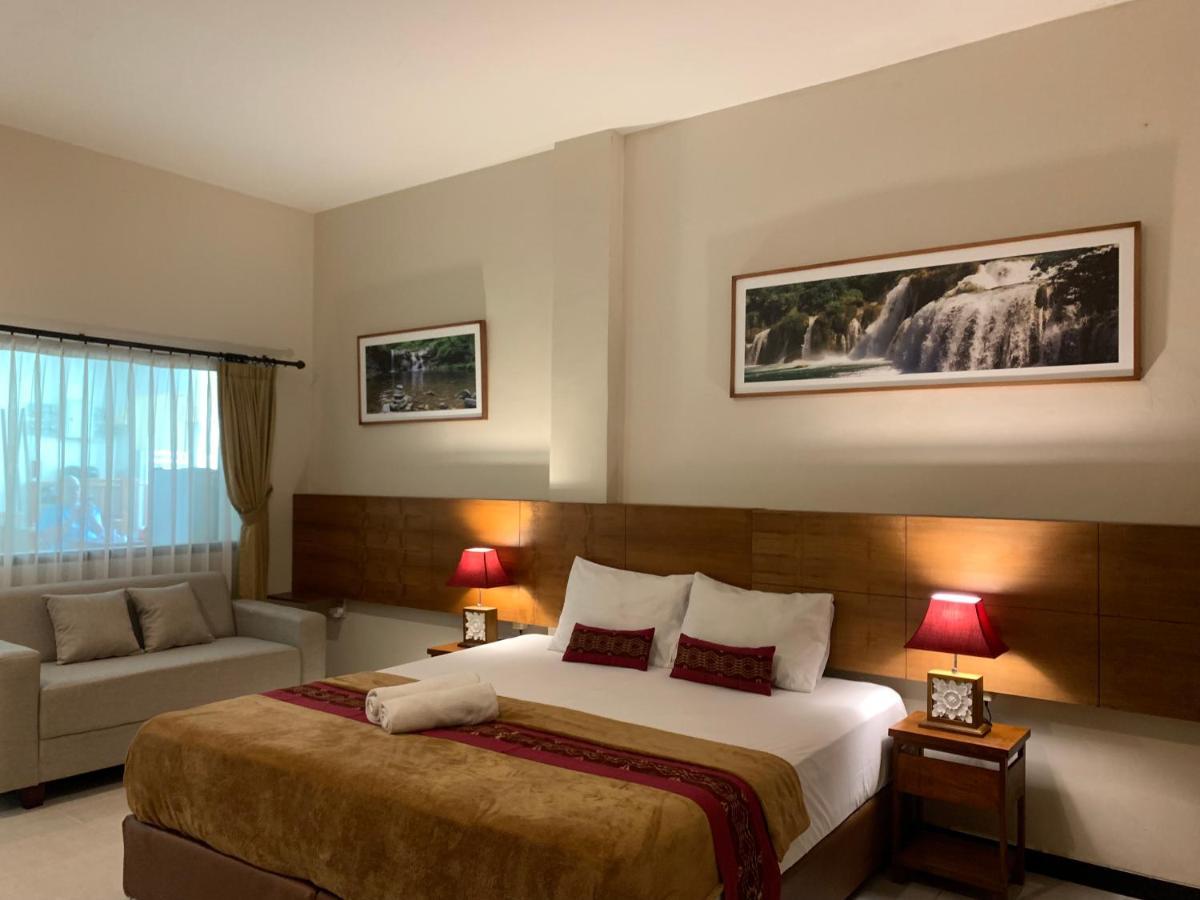 Kuta Suci Guesthouse מראה חיצוני תמונה