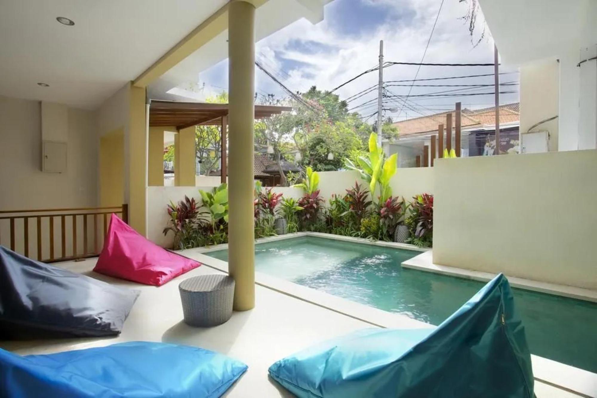 Kuta Suci Guesthouse מראה חיצוני תמונה