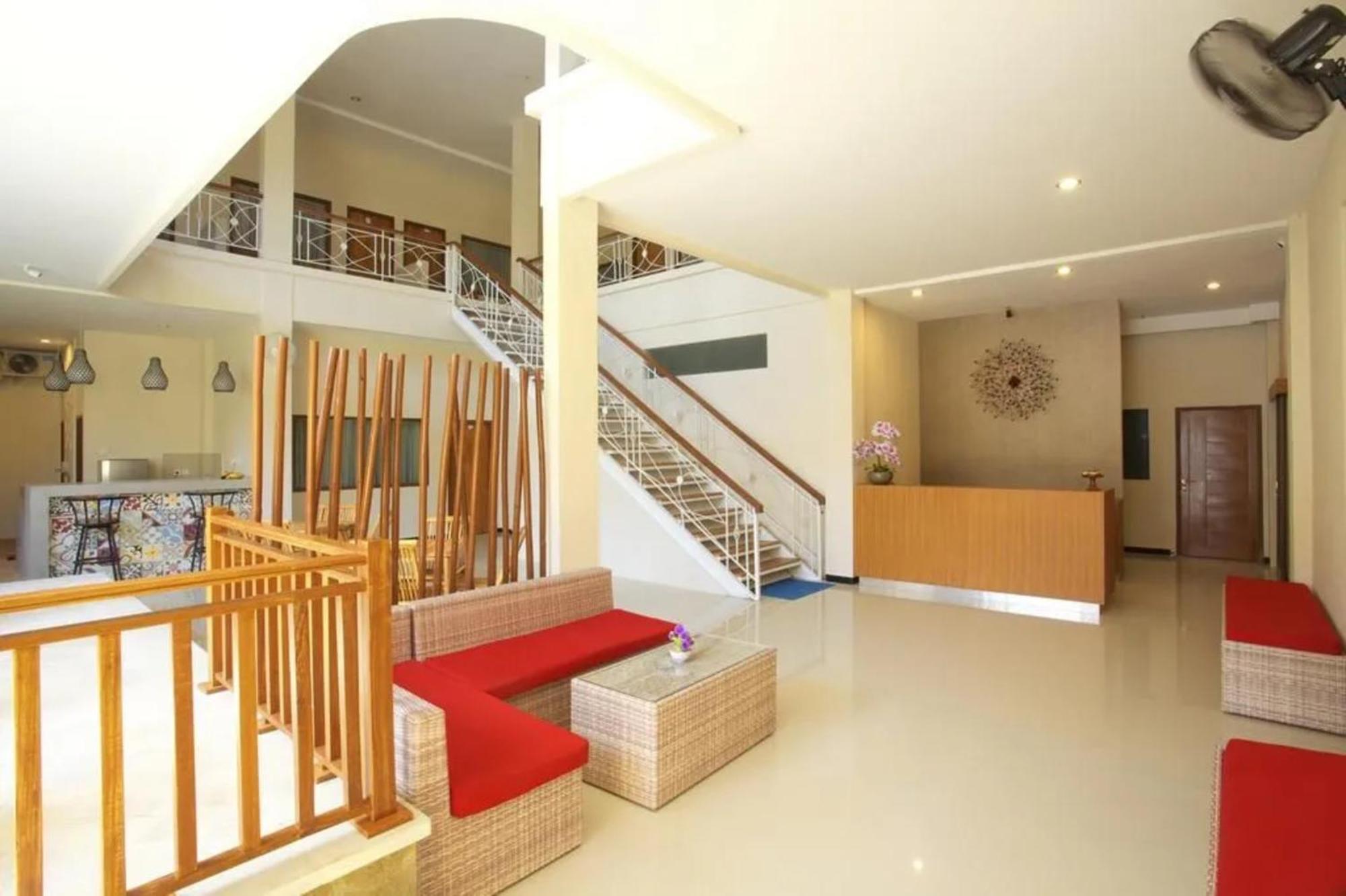 Kuta Suci Guesthouse מראה חיצוני תמונה
