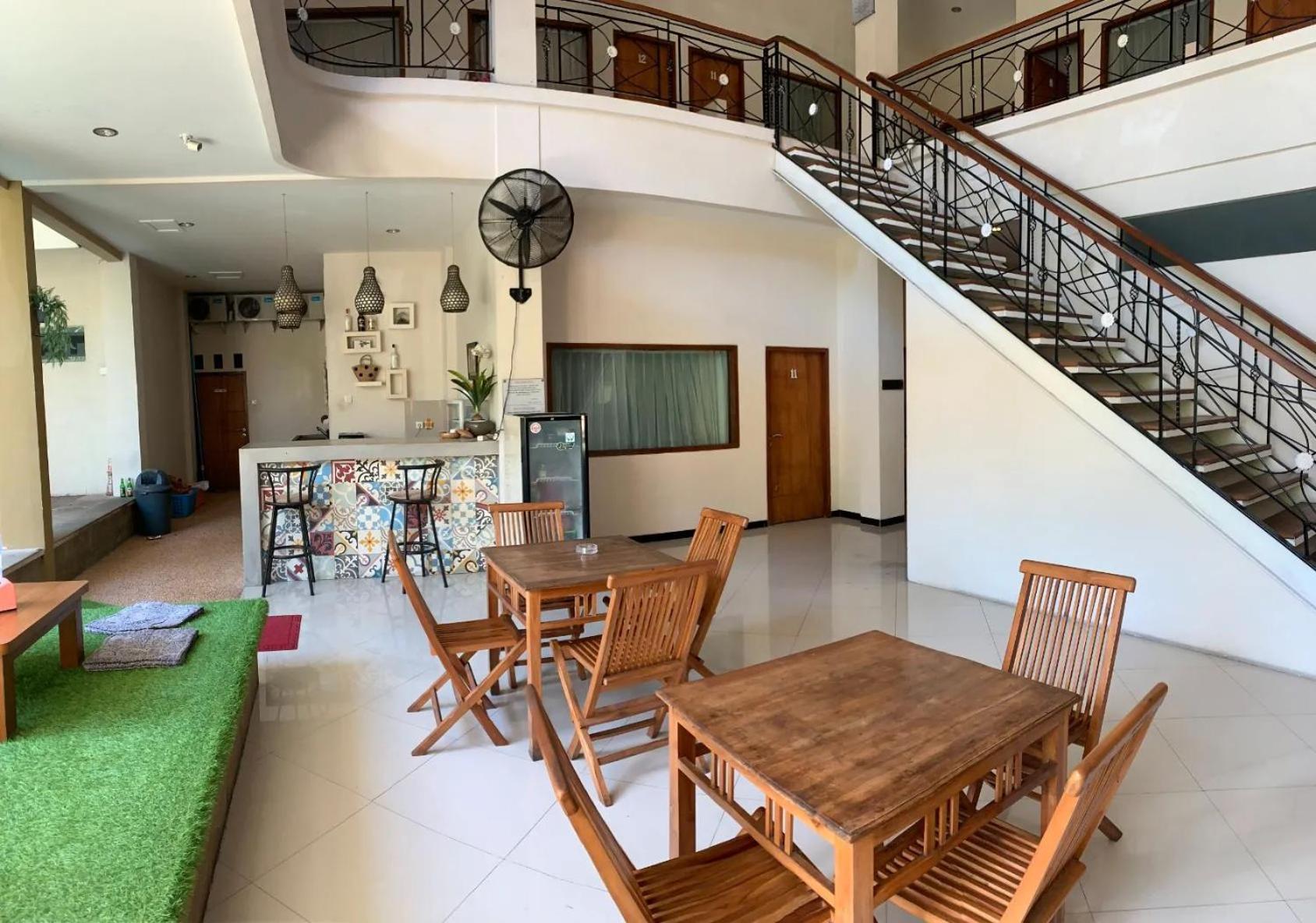 Kuta Suci Guesthouse מראה חיצוני תמונה