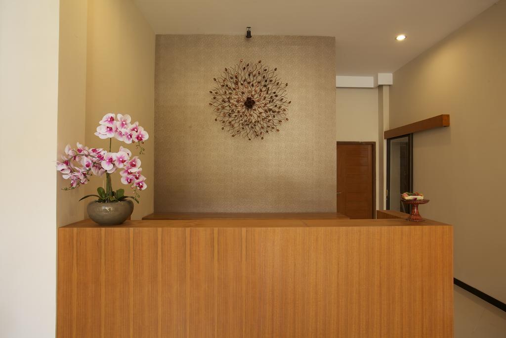 Kuta Suci Guesthouse מראה חיצוני תמונה