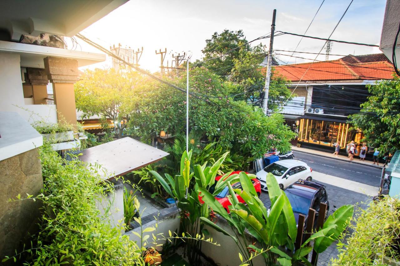 Kuta Suci Guesthouse מראה חיצוני תמונה